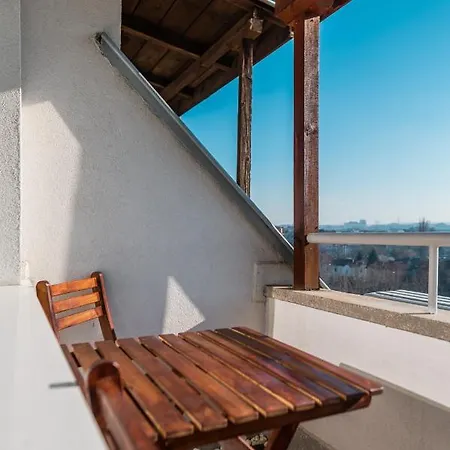 Cosy 1bd Flat With A Lovely Balcony Apartment Sofia
