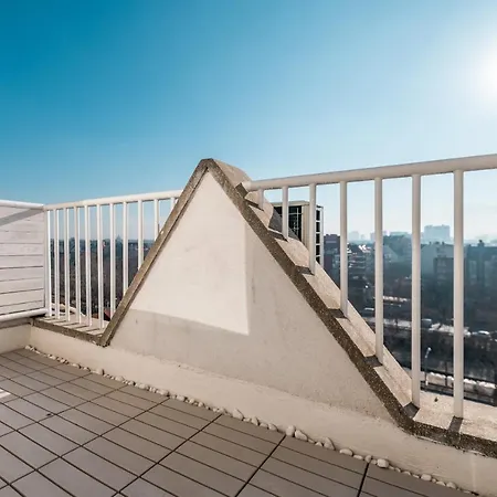Cosy 1bd Flat With A Lovely Balcony *