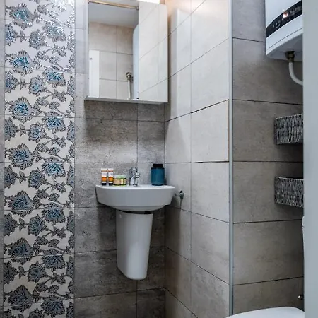 דירה Cosy 1bd Flat With A Lovely Balcony *